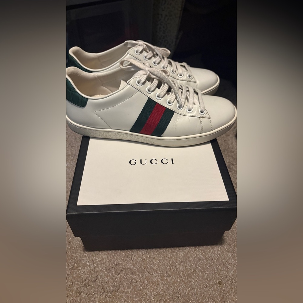 ‼️LOWEST PRICE $450‼️authentic Women’s Gucci Ace Sneakers with web